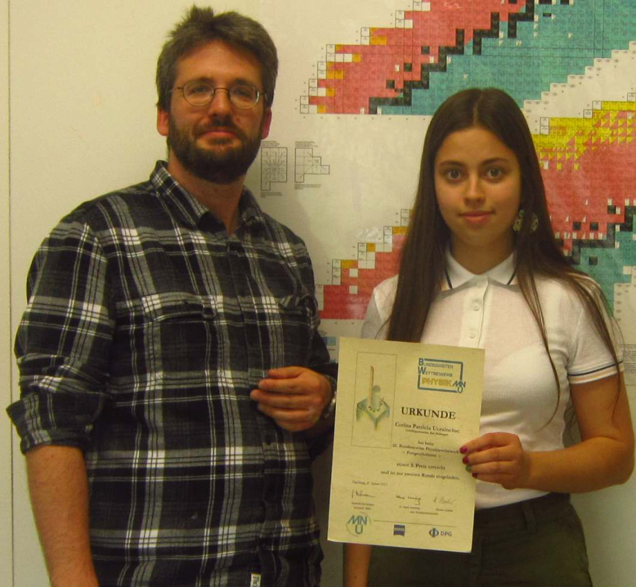 Corina Ucrainciuc erreicht im MNU Wettbewerb Physik für Fortgeschrittene einen 3. Platz